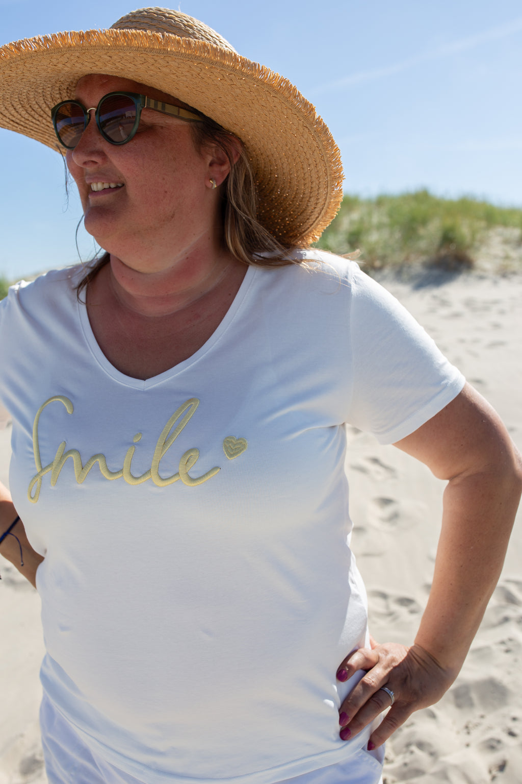SMILE JAUNE _ T-Shirt Col V