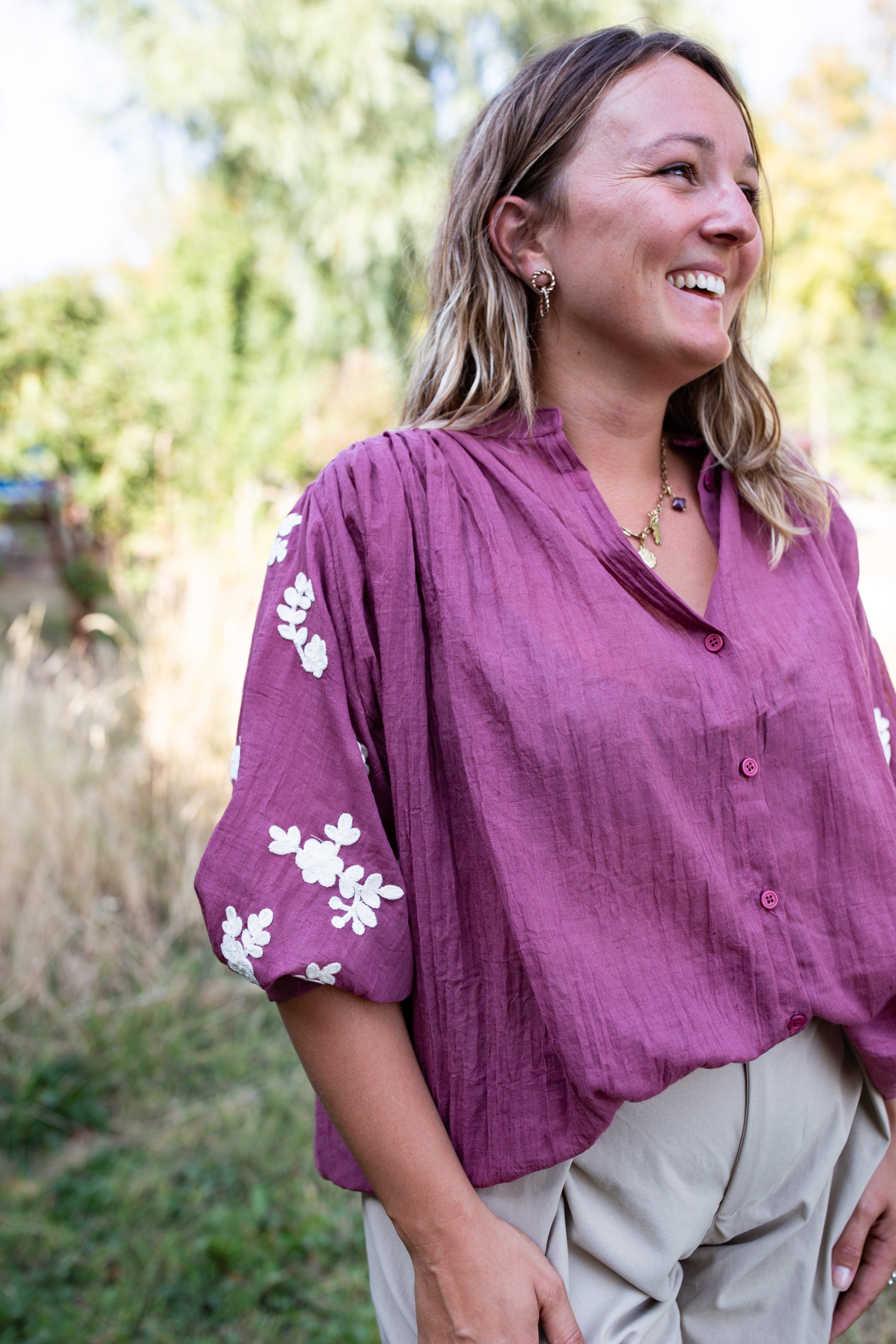 RUBY FRAMBOISE _ Blouse brodée