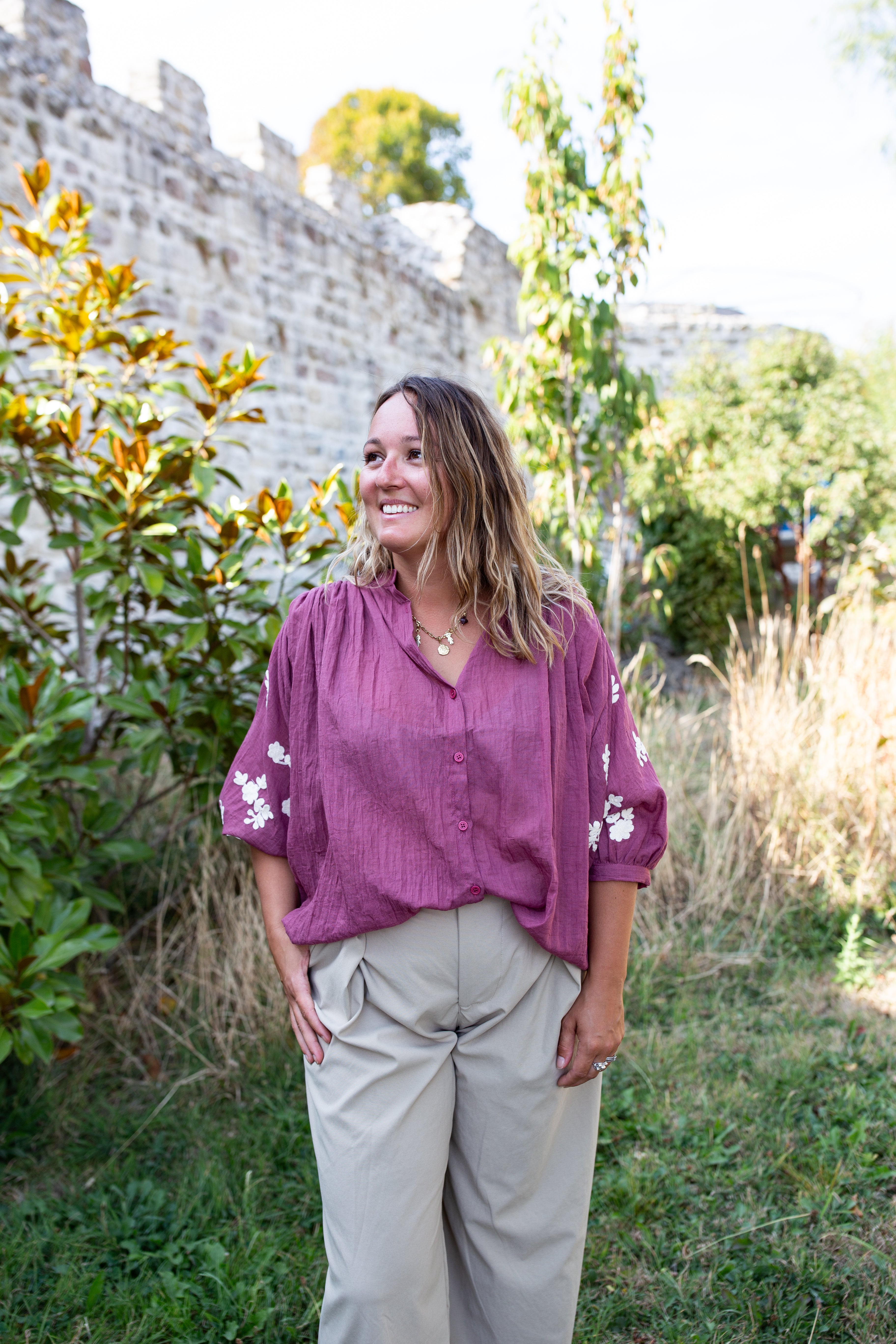RUBY FRAMBOISE _ Blouse brodée