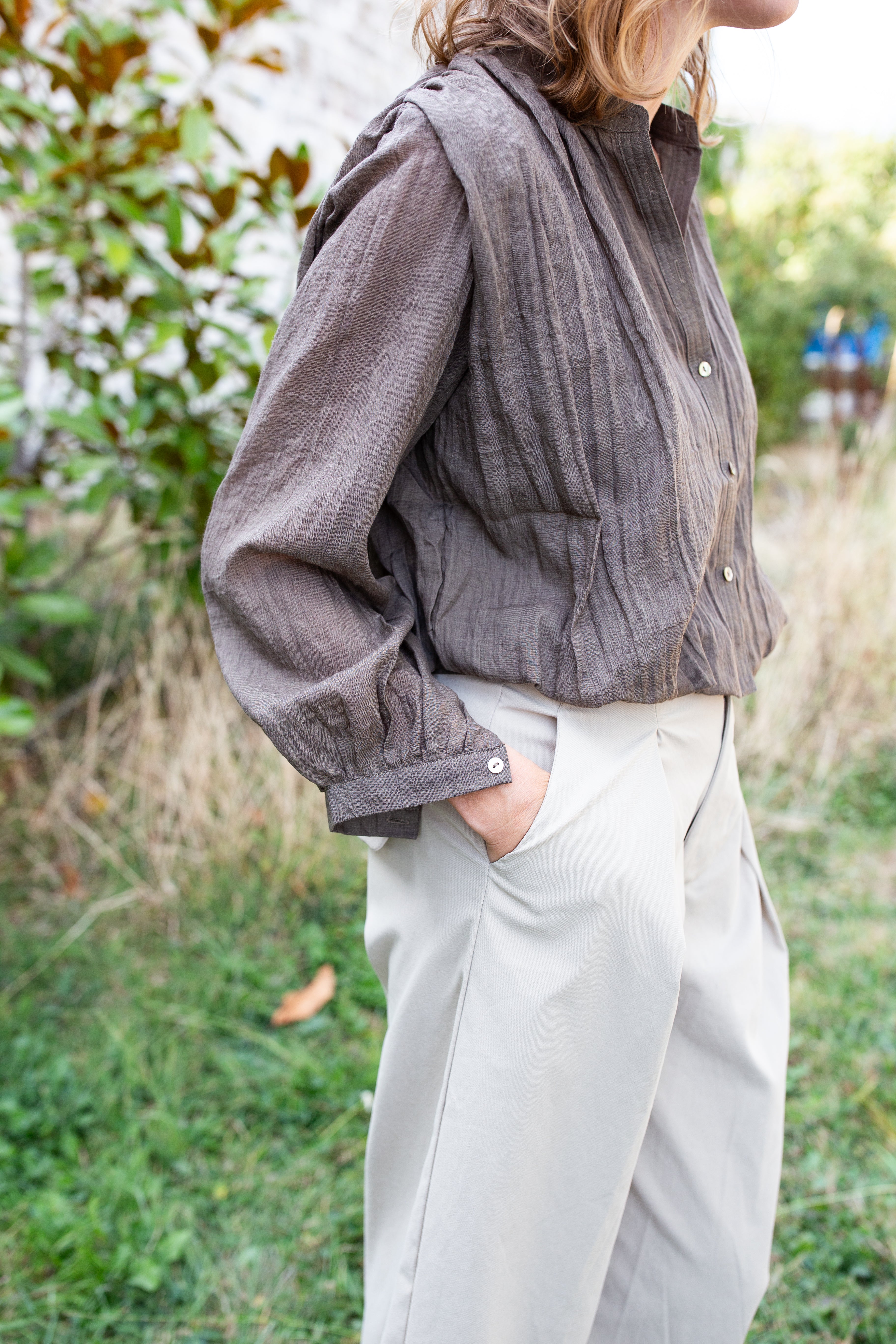 LOUISE KAKI _ Blouse courte