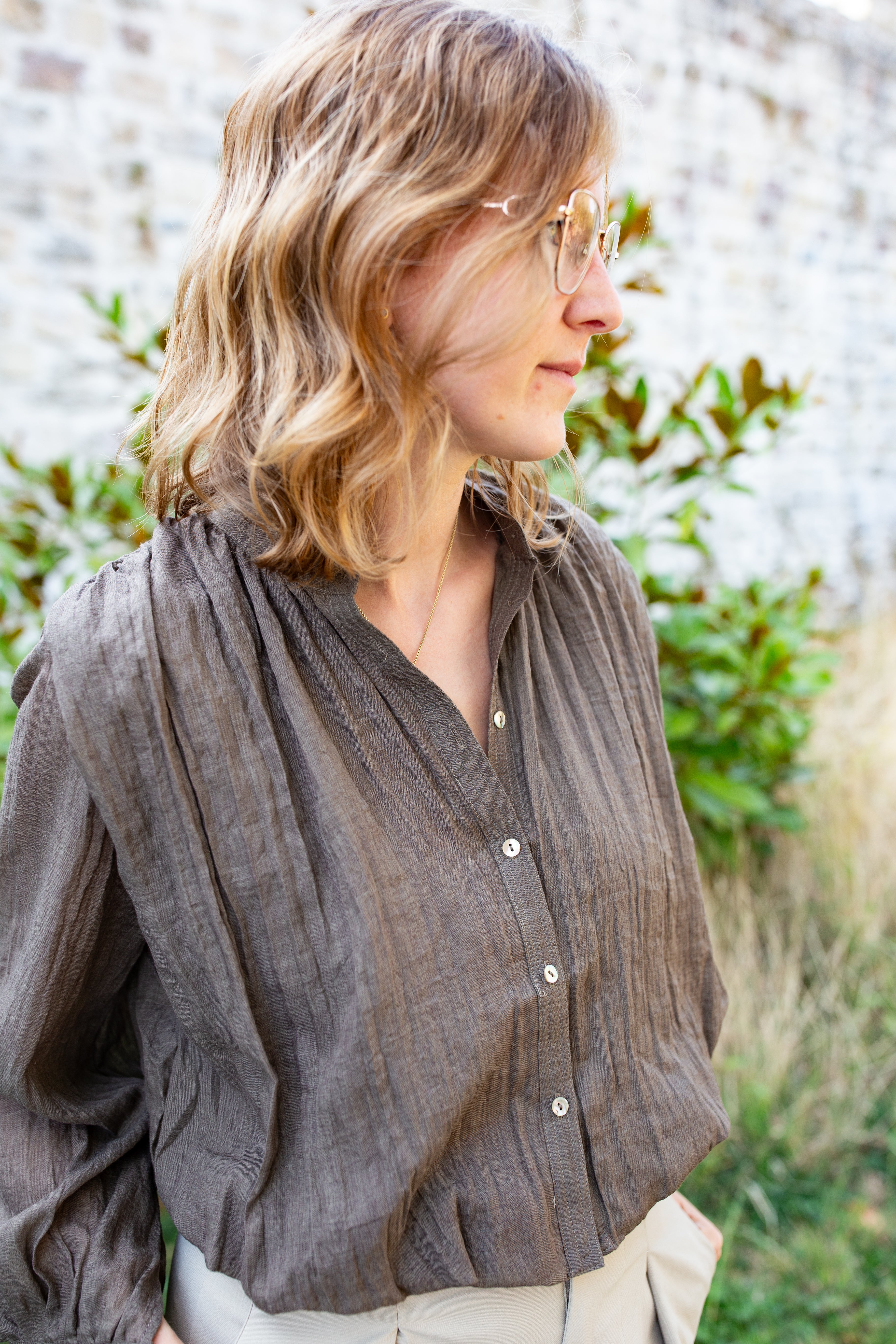 LOUISE KAKI _ Blouse courte