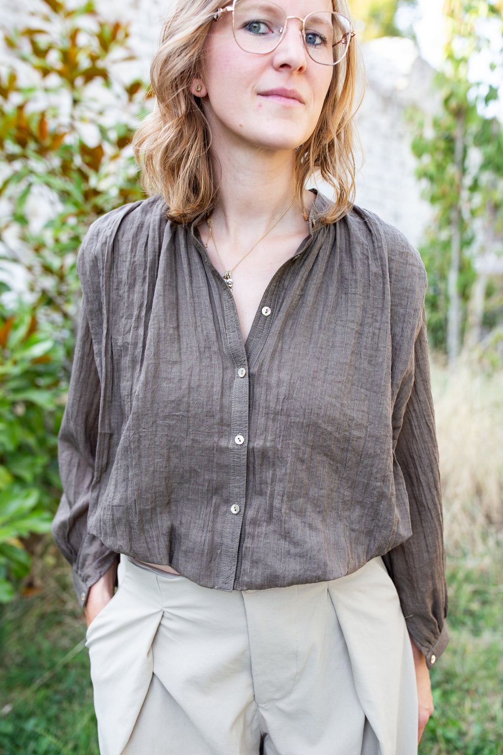 LOUISE KAKI _ Blouse courte