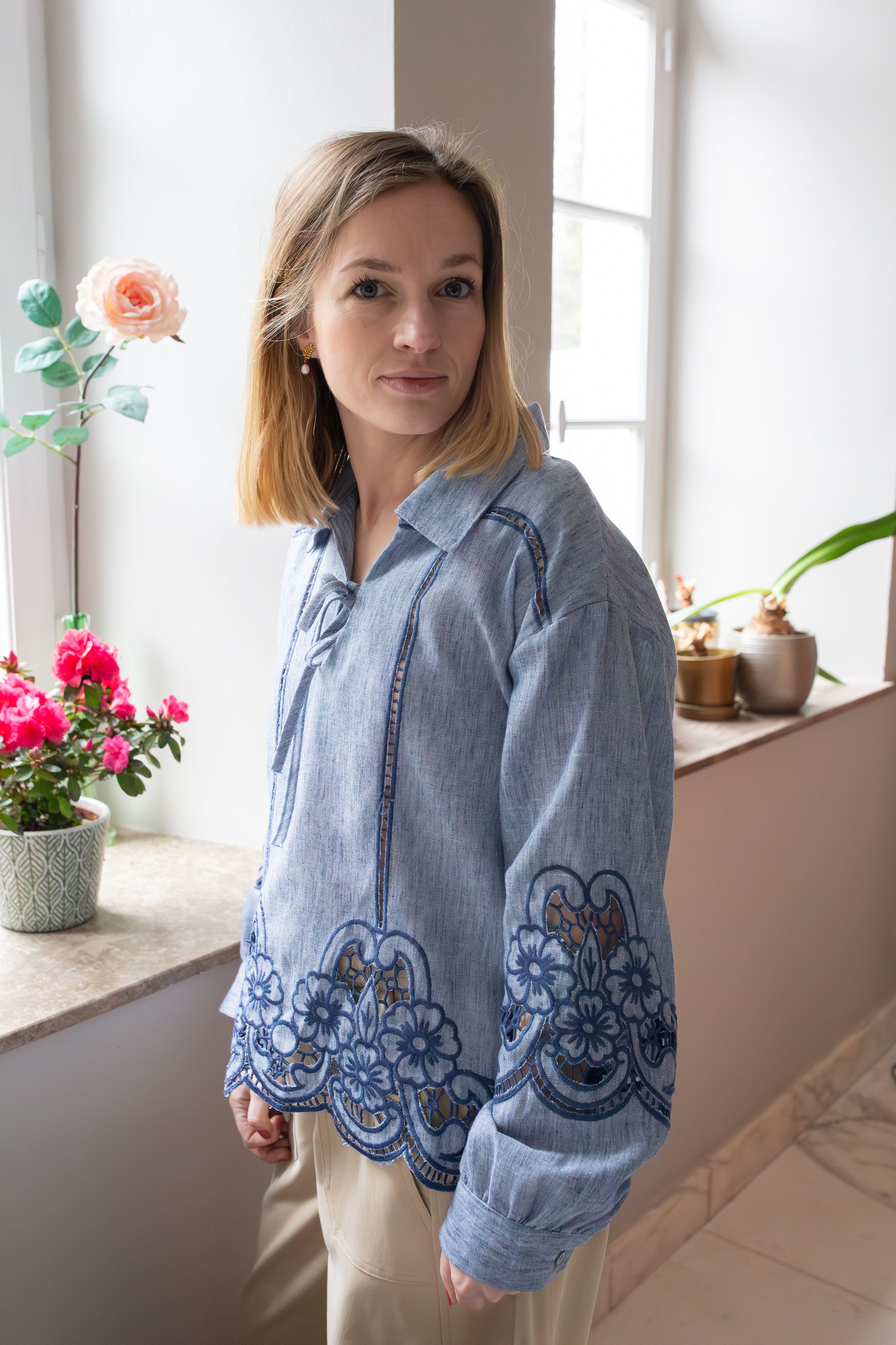 Blouse Bianca _ Bleue